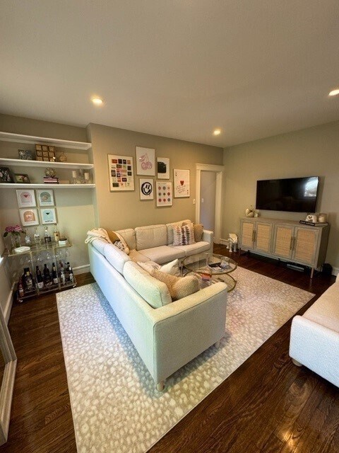 Building Photo - 64 Queensberry St