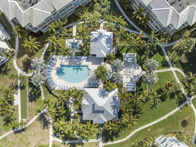 Foto del edificio - 315 Bay Colony Dr N
