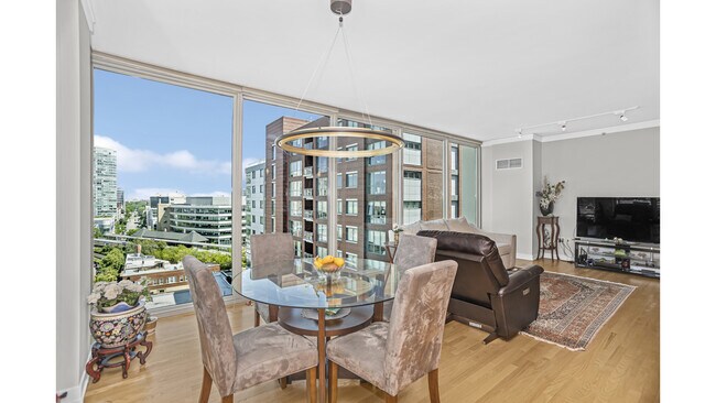 Foto del edificio - 1570 Elmwood Ave