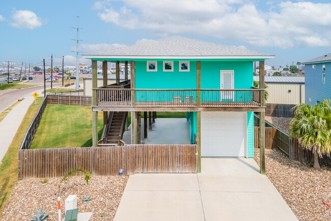 Building Photo - 100 Port Isabel St