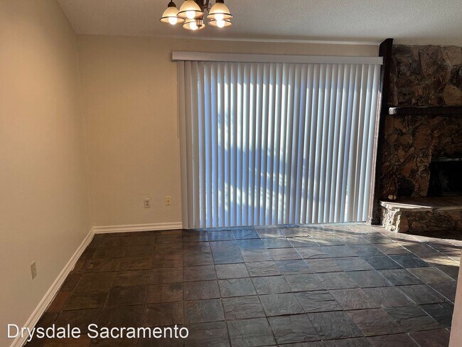 Building Photo - 3 br, 2 bath House - 6047 Springhaven Circle