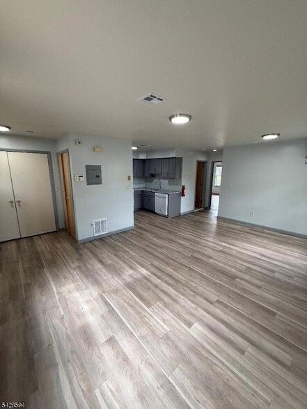 Building Photo - 501-503 Morris Avenue Unit