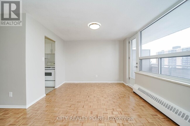 Building Photo - 6200 Bathurst St