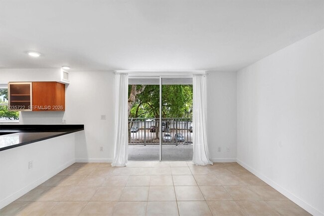 Building Photo - 750 NE 64th St