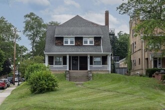 Building Photo - 1954 Indianola Ave