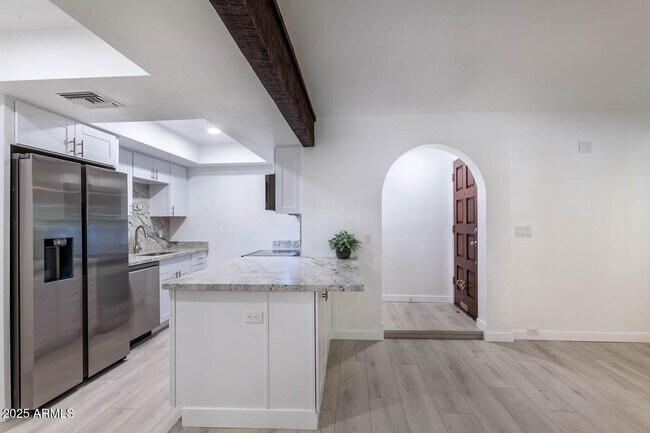 Foto del edificio - 7557 N Dreamy Draw Dr