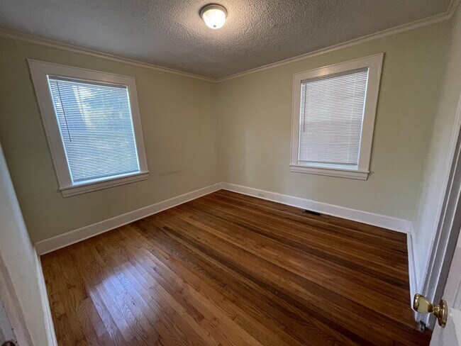 Foto del edificio - 1681 Cherokee Rd