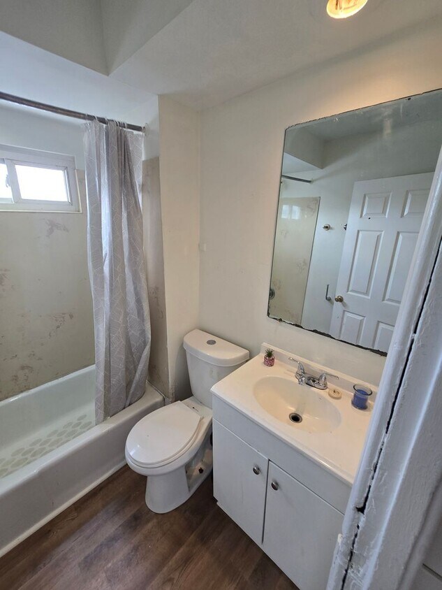 Foto principal - 2555-2557-2557 Sullivant Ave