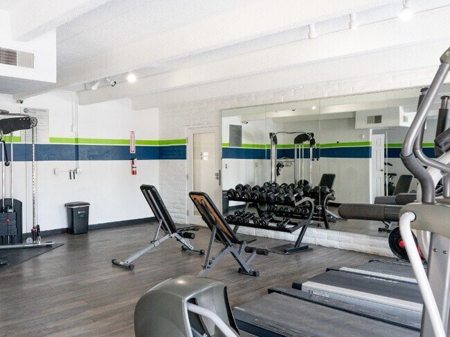 Building Photo - Raven