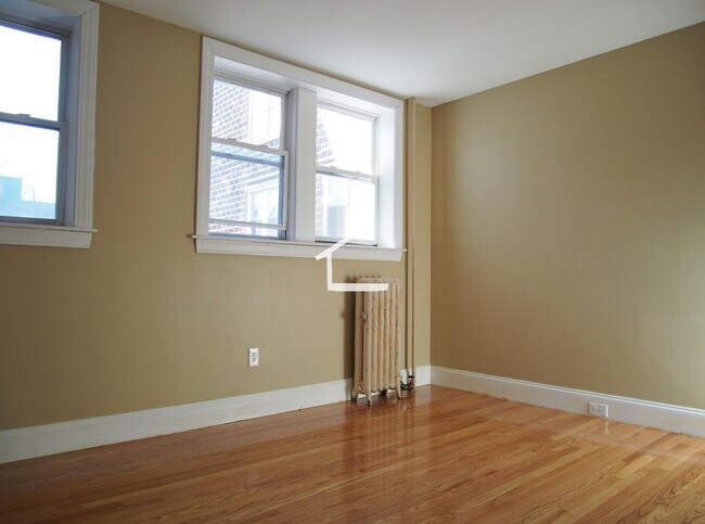 Foto del edificio - HOT BROOKLINE LISTING!!!!