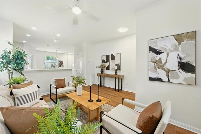 Foto del edificio - 5913 Red Bud Ridge Ln