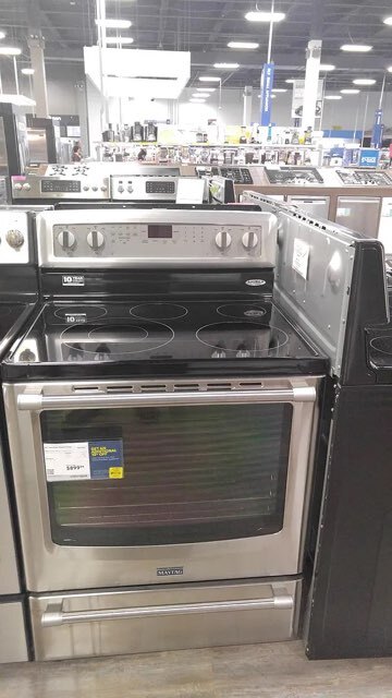 self cleaning stove - 417 Zinnia Ave