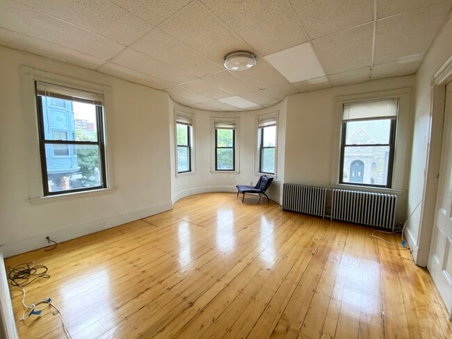 Building Photo - 1500 Tremont St