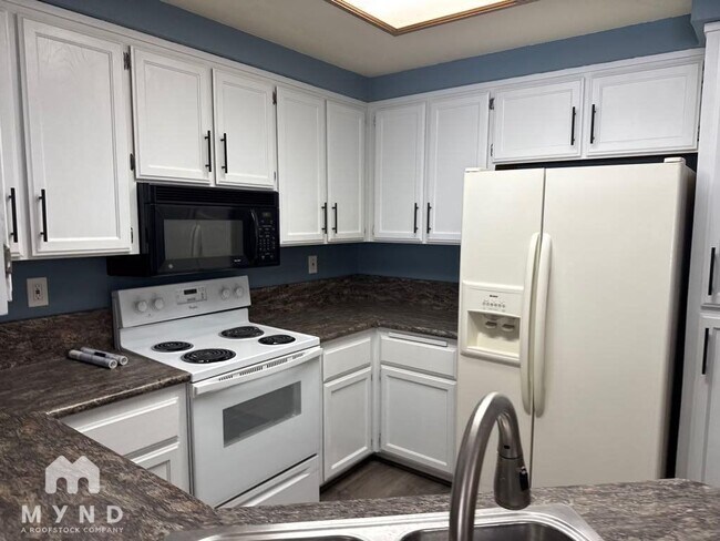 Foto del edificio - 25445 Southwick Dr