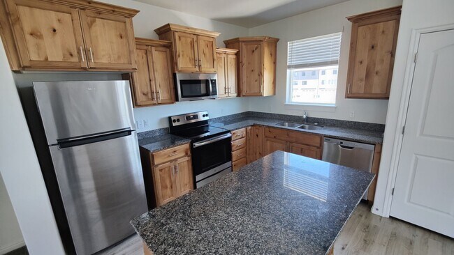 Building Photo - 2 Bedroom Townhome for Rent in AF!