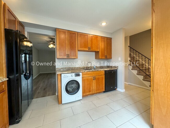 Building Photo - 3bd/2.5ba Townhome in Manassas Available!