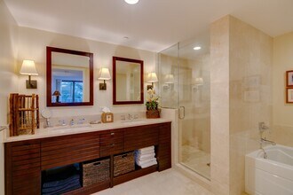 Building Photo - 1551 Ala Wai Blvd