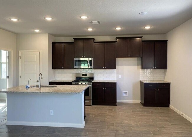 Foto del edificio - 1913 Edelweiss Ave