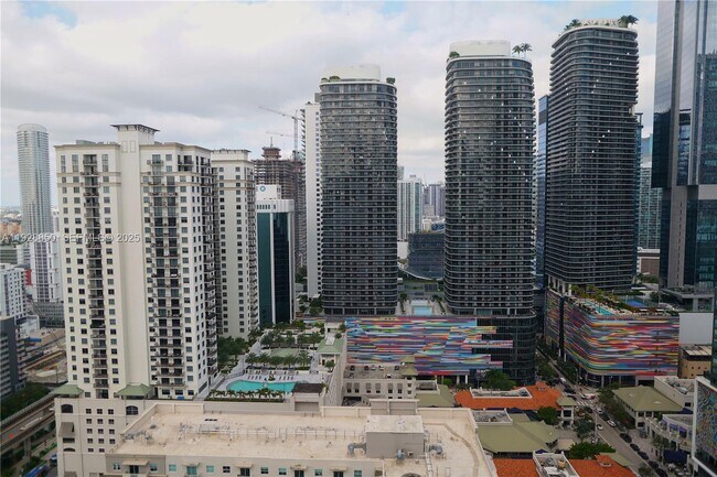 Foto del edificio - 1111 SW 1st Ave