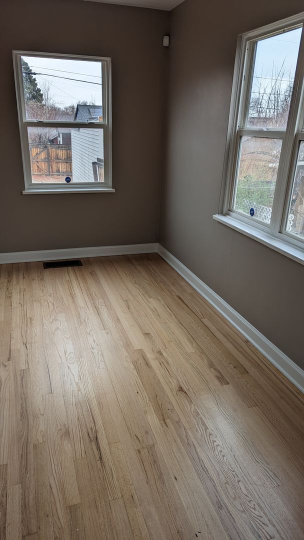 Foto del edificio - SUPER CUTE 2 or 3 BEDROOM HOME + GARAGE IN QUIET EDGEWATER NEIGHBORHOOD!