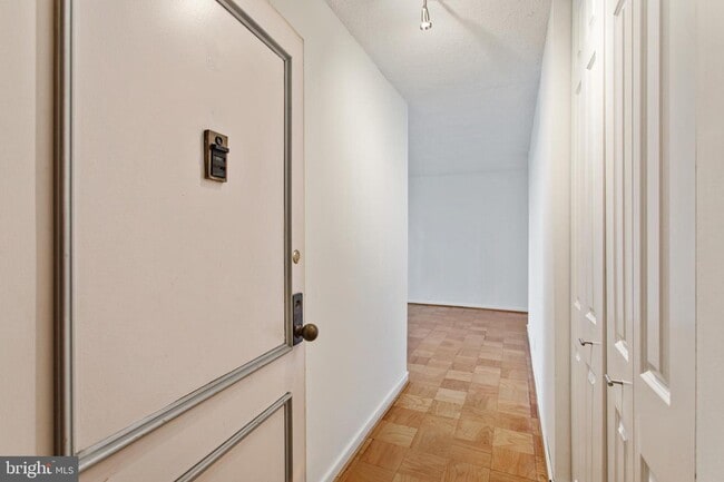 Building Photo - 4601 N Park Ave
