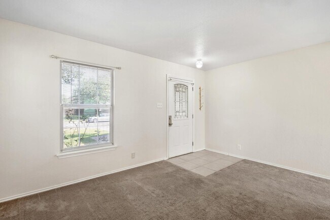 Foto del edificio - 372 Copper Hill Dr