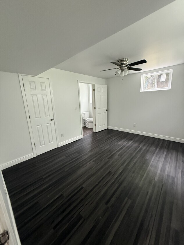 Foto del edificio - 518 Clinton Springs Ave