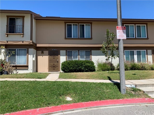Primary Photo - 16850 Village Ln