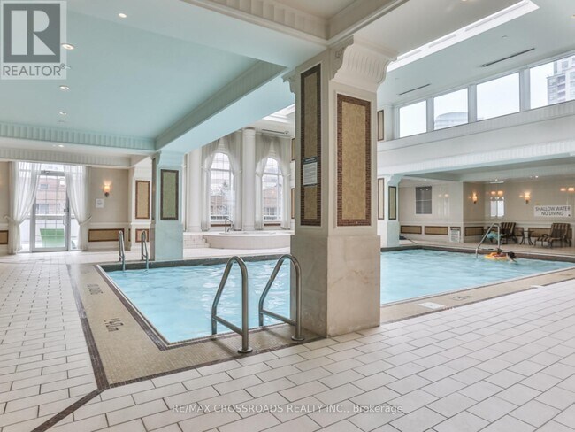 Building Photo - 25 Greenview Ave