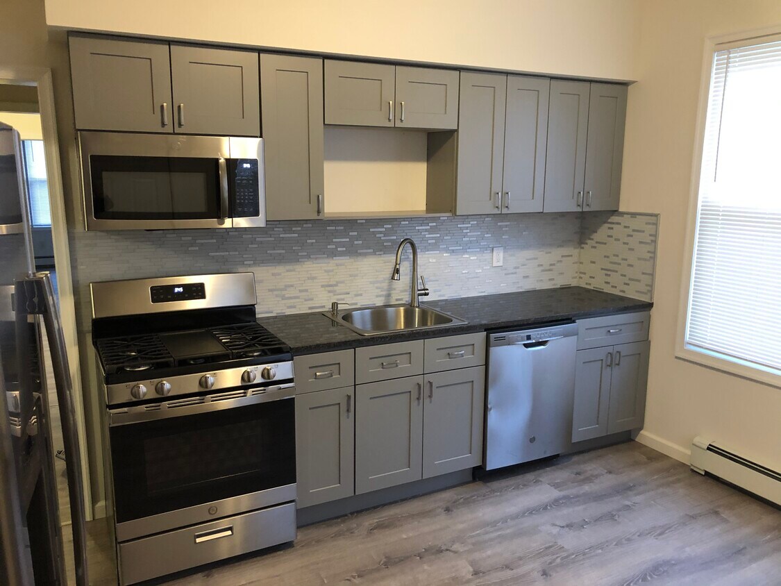 352 Carnegie Pl, Union, NJ 07088 Townhome Rentals in Union NJ