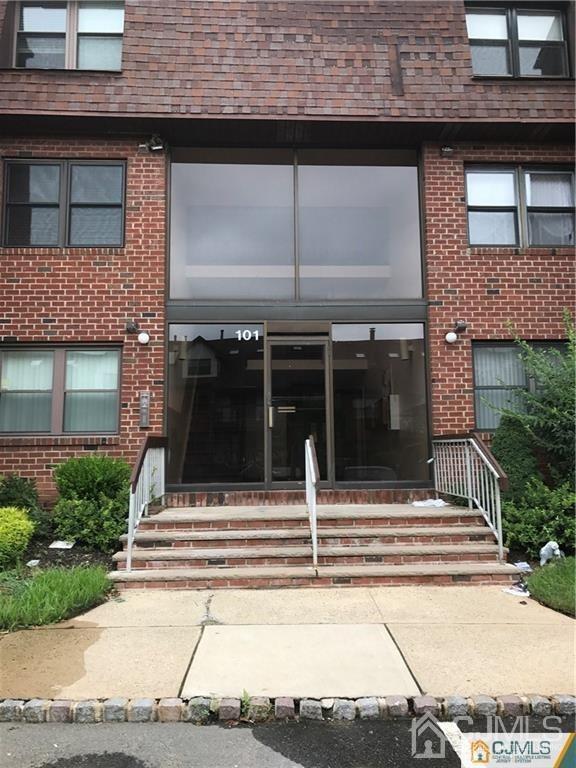 Primary Photo - 101 Beverly Hl Ter