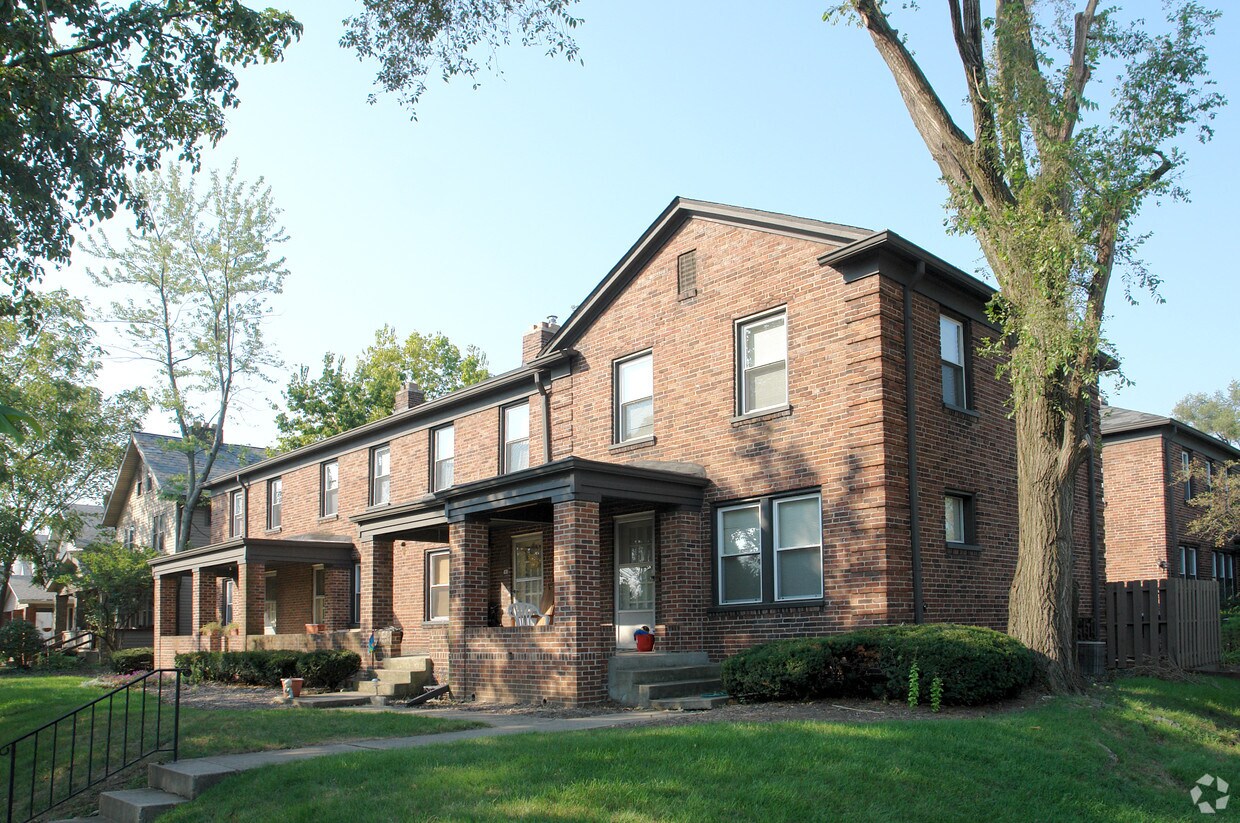 Foto principal - 827-833 Northwest Blvd