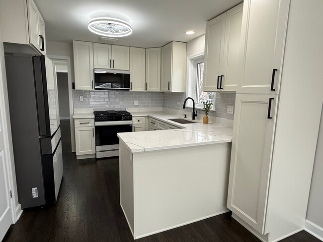 Foto del edificio - 10061 Lacrosse Ave