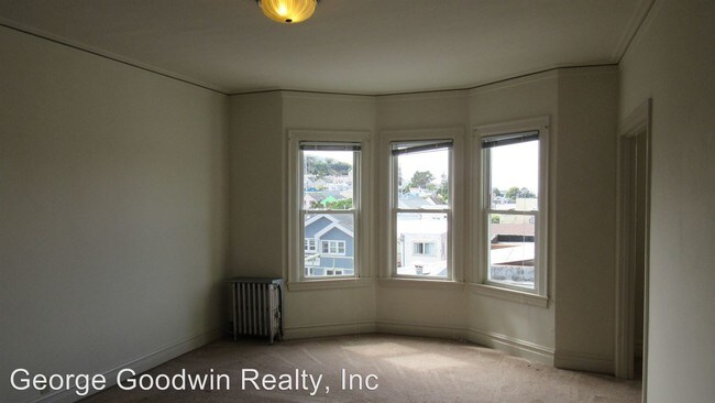 Building Photo - 1401 10th Ave