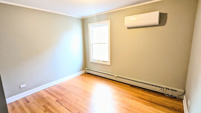 Foto del edificio - 4919 N Mason Ave