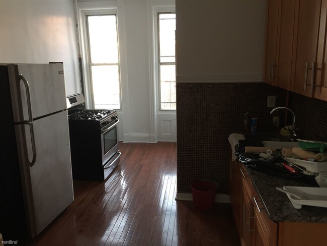 Building Photo - 353 Himrod St