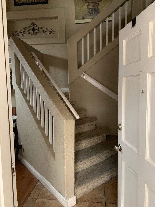 Escalera - 12280 Red Sun
