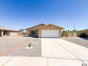 Building Photo - 1175 S 47th Ave
