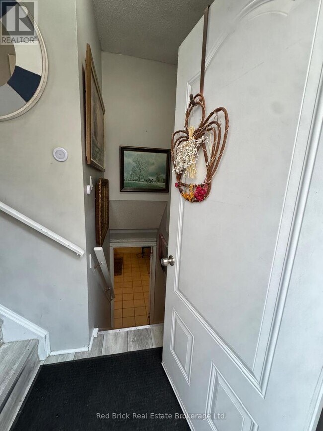 Photo du bâtiment - 6 Pamela Pl