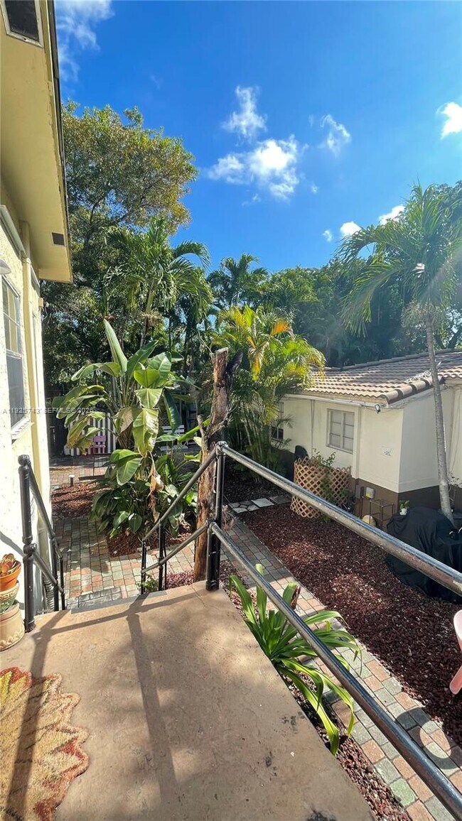 Foto del edificio - 1857 Buchanan St