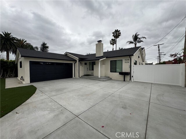 Foto principal - 15234 Kingsbury St