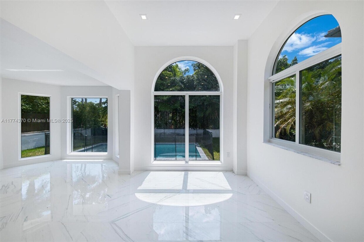 Foto principal - 242 Palm Ave