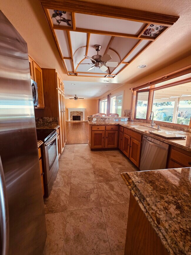 Building Photo - 8612 Naples Dr
