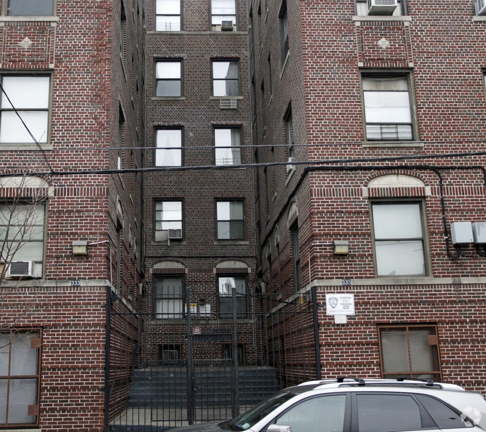 Building Photo - 333-335 E 209th
