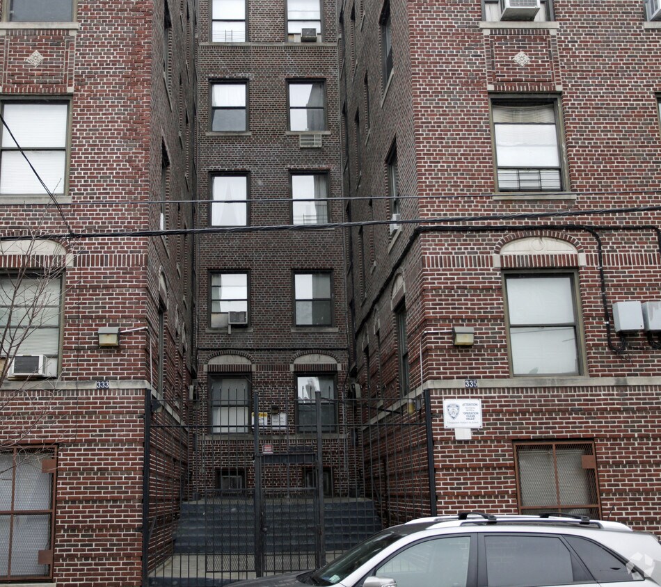 Foto del edificio - 333-335 E 209th