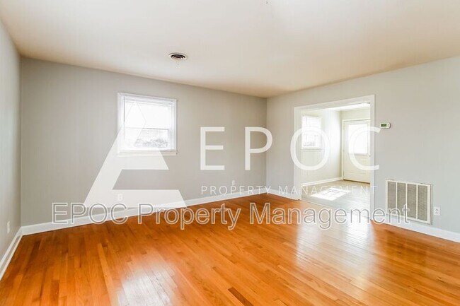 Building Photo - 1019 Cypress Dr