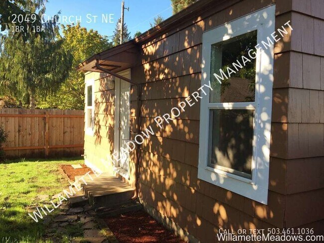 Building Photo - Wonderful 1 bedroom cottage - Great Location!