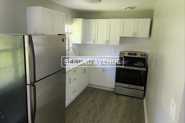 Foto del edificio - 3015 Lansdell Dr