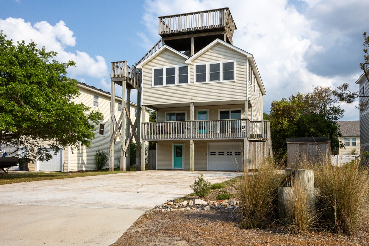 105 W Aviation Ave Kill Devil Hills, NC 27948 Alquileres en Kill Devil Hills, NC