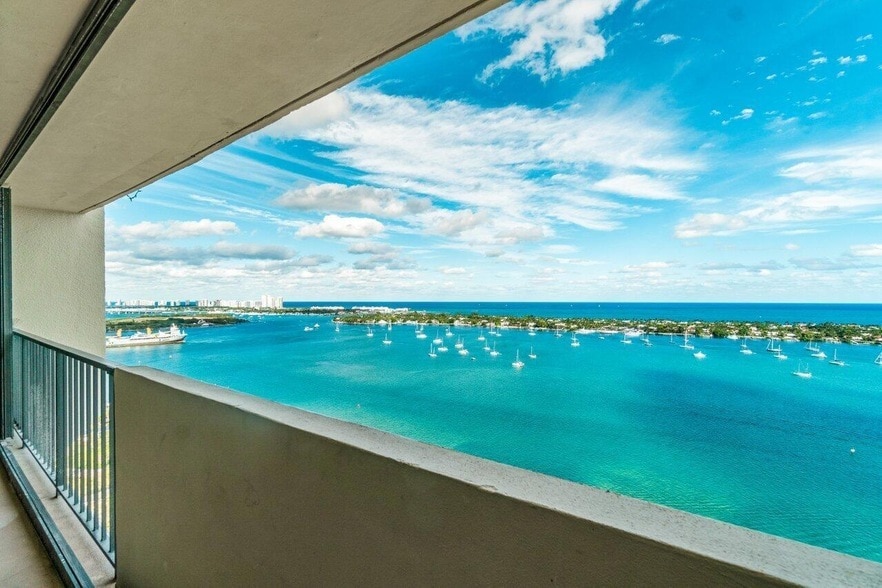 Photo - 5600 N Flagler Drive Unit PH108